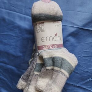 Lemon Women's Cozy Ankle Socks - Gray and Cream Size 5-9 Nwt
